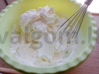 Grietinėlės ir sūrio pyragas per pusvalandį. Žingsnis 3