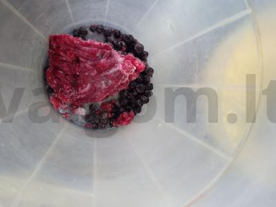 Mėlynių ir melasos kąsneliai Žingsnis 2