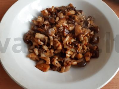 Šiltos salotos su austrių grybais Žingsnis 1