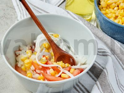 Kukurūzų ir daikonų salotos Žingsnis 2
