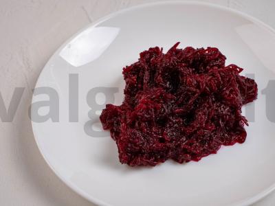 Salotos su burokėliais, konservuota žuvimi, graikiniais riešutais ir česnakais Žingsnis 2