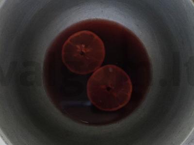 Aromatingas gelgolland grog, kurio pagrindą sudaro vynas ir romas su citrina Žingsnis 3