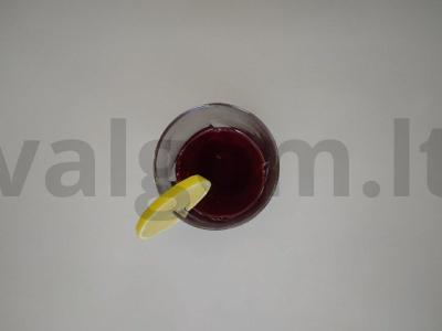 Aromatingas gelgolland grog, kurio pagrindą sudaro vynas ir romas su citrina pagrindine nuotrauka