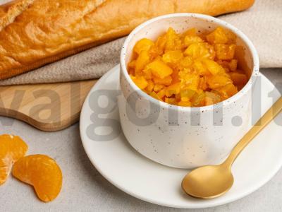 Mandarinų uogienė su vaniliniu cukrumi pagrindine nuotrauka