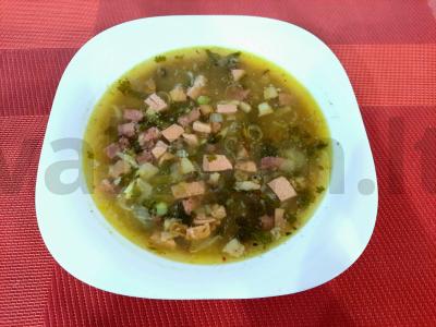 Žaliųjų žirnelių sriuba pagrindine nuotrauka