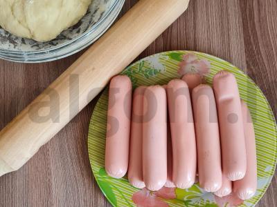 Dešrelės mielinėje tešloje Žingsnis 3