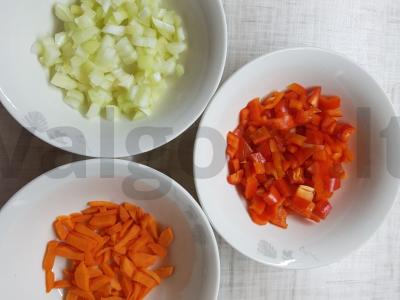 Gausi mėsos grikių košė su daržovėmis Žingsnis 2