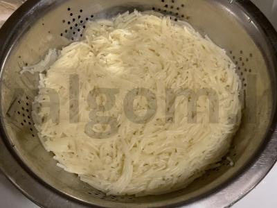 Vermišeliai su kalakutienos troškiniu Žingsnis 3