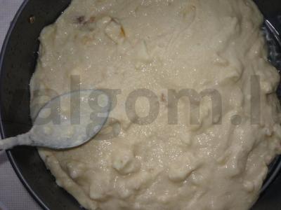 Mannik su kaimiškais obuoliais ant kefyro Žingsnis 7