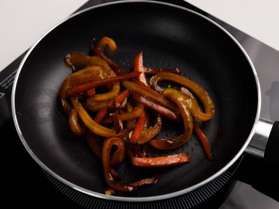 Soba su paprikomis ir saldžiosiomis paprikomis Žingsnis 6