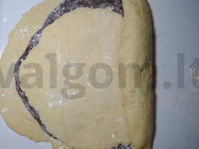 Glazūruoti dryžuoti meduoliai su balta ir šokoladine tešla Žingsnis 3