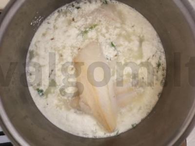 Švelni jūros ešerio filė su oria bulvių koše ir svogūnų padažu Žingsnis 2
