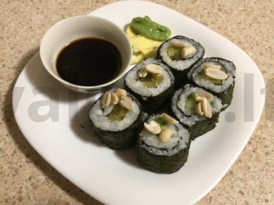 Agurkų, imbiero ir wasabi suktinukai pagrindine nuotrauka