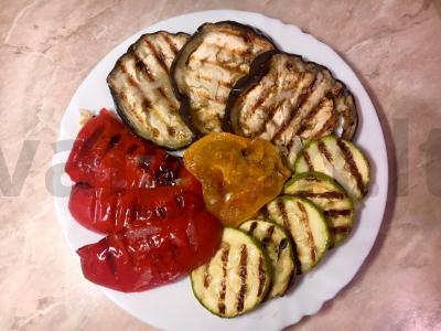 Ant grotelių keptas ratatouille Žingsnis 2