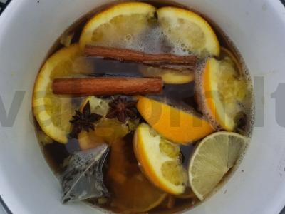 Citrusinis grogas ant juodosios arbatos su cinamonu ir badianu Žingsnis 2