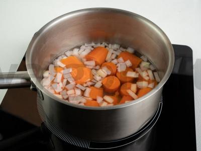 Morkų tyrė su grietinėlės sūriu Žingsnis 2