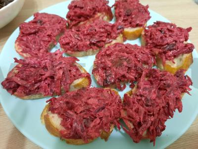 Burokėlių užkandis su džiovintomis slyvomis ir graikiniais riešutais Žingsnis 5