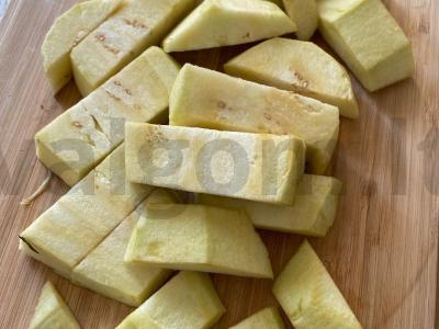 Traškūs baklažanai padaže Žingsnis 1