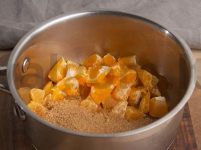 Mandarinų uogienė su cukranendrių cukrumi Žingsnis 2