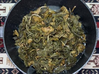 Džiovintų rūgštynių salotos Žingsnis 2