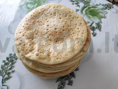 Mieliniai močiutės blyneliai pagrindine nuotrauka