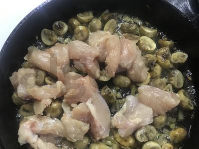 Vištiena su grybais ir sūriu grietinėje Žingsnis 3