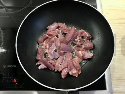 Bulgur su kalakutiena ir grybais Žingsnis 1