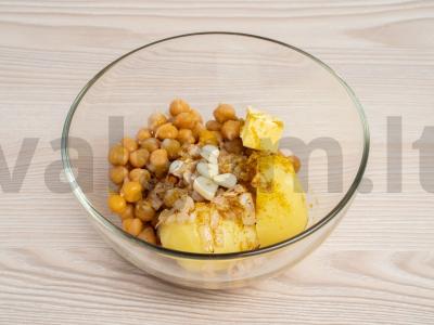 Kreminė tyrės sriuba su avinžirniais ir kariu Žingsnis 3