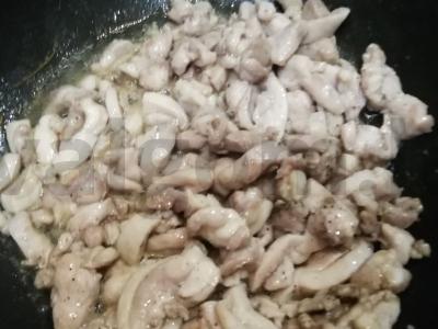Fettuccini su vištiena ir pesto padažu Žingsnis 3