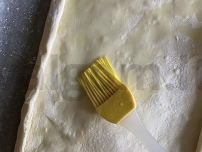 Viduržemio jūros regiono pyragas su mocarela ir pomidorais Žingsnis 2