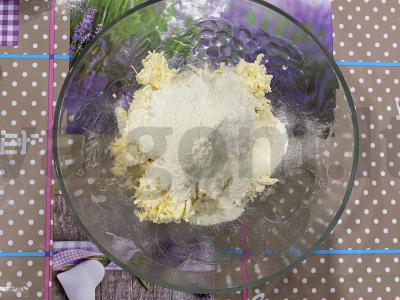 Karališkasis varškės sūris ir margarinas desertui Žingsnis 1