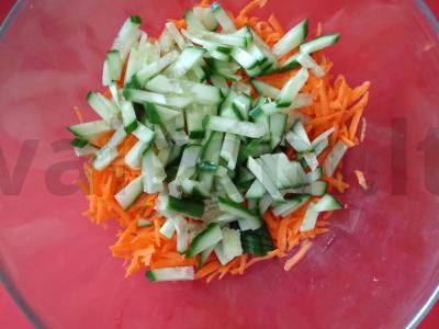 Kopūstų salotos "Freshness" su krapais Žingsnis 2