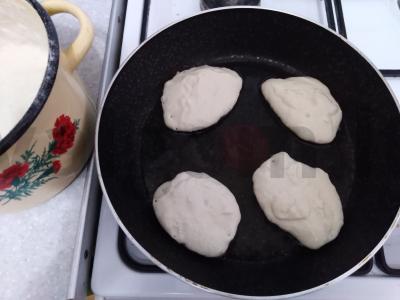 Kefyro blyneliai su blynų miltais Žingsnis 3