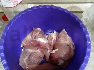 Kiauliena keptuvėje Žingsnis 1