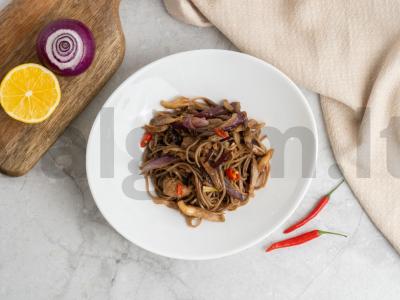 Soba su marinuotomis mėtomis ir austrių grybais pagrindine nuotrauka