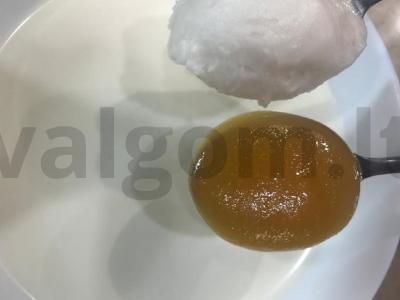 Pieno ir bananų kokteilis su urbechu ir medumi Žingsnis 1
