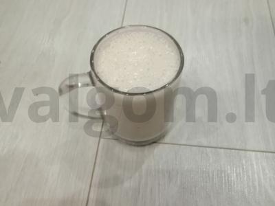 Baltymų kokteilis pagrindine nuotrauka