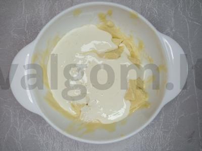 Migdolų pyragas su mėtų pieno įdaru Žingsnis 2