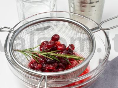 Spanguolių kokteilis su rozmarinais Žingsnis 2