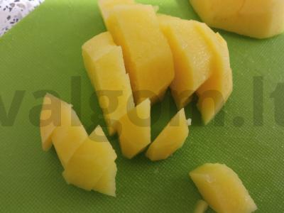 Česnaku keptos bulvės. Žingsnis 2