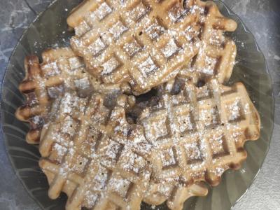 Šokoladiniai Vienos vafliai su kokoso drožlėmis pagrindine nuotrauka