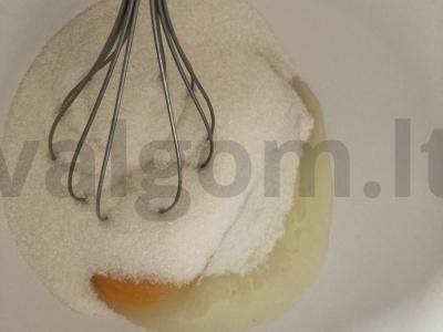Šokoladinis mannikinas su kefyru Žingsnis 2