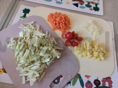 Šviežių kopūstų sriuba su kalakutiena Žingsnis 3