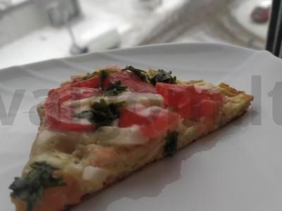 Greita ir aromatinga pica keptuvėje pagrindine nuotrauka