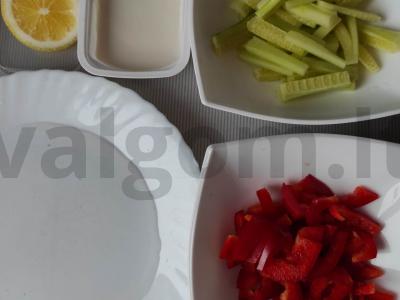 Pavasariniai suktinukai su paprikomis Žingsnis 2