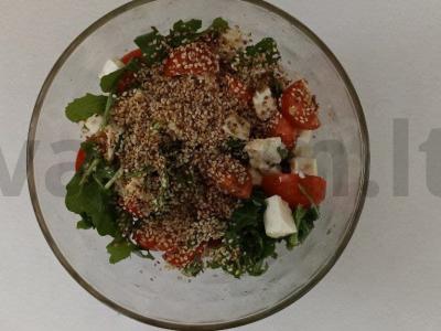 Sveikos keptuvėje skrudintos sezamo sėklos pagrindine nuotrauka