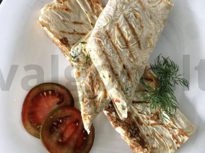 Šavarma su vytinta mėsa pagrindine nuotrauka