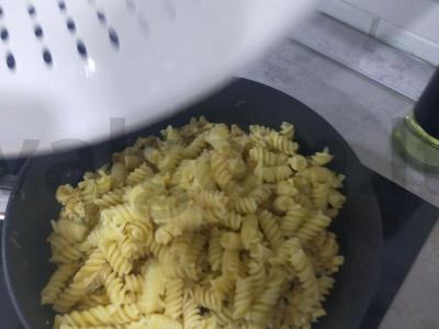 Makaronai su sūriu, kiaušiniu ir šonine Žingsnis 8