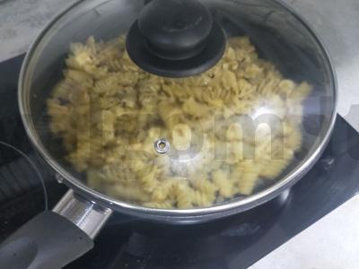 Makaronai su sūriu, kiaušiniu ir šonine Žingsnis 10