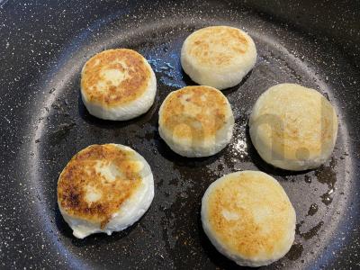 Sūrio pyragai be kiaušinių Žingsnis 3